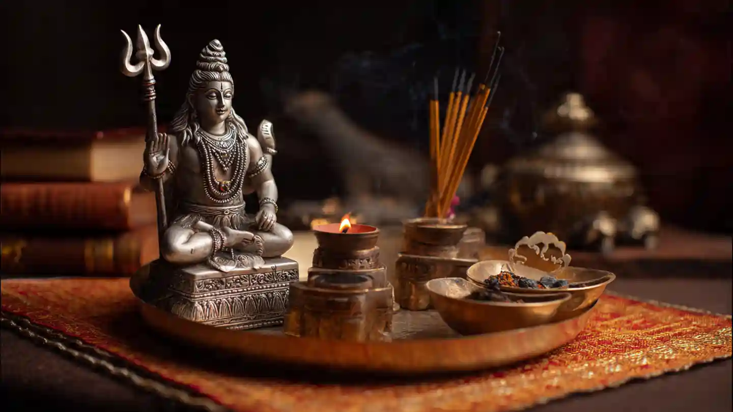 Shivji Ki Aarti Hindi – Devotional Aarti with Diya and Incense sticks